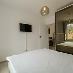 Cozy Apartment Near Old Town - Free Parking Apartment *