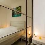 Cozy Apartment Near Old Town - Free Parking *