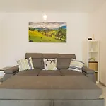 Cozy Apartment Near Old Town - Free Parking Apartment *