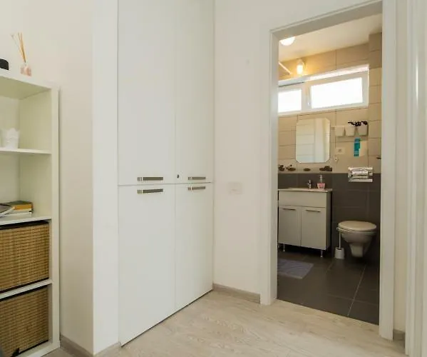 Schiller 57 - Free Private Parking Apartment *